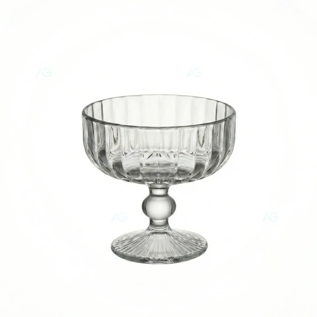 Premium Stielglas Tivoli kristallklar 300ml mit Rillen-Design und extra breitem 120mm Kelch von ADRIAGEL® - präsentiert mit Pistazieneis und Waffelherz